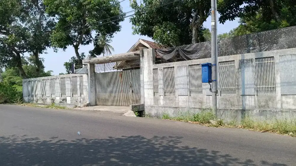 Dii jual tanah + rumah . luas tanah 1000 m2 bangunan 350 m2