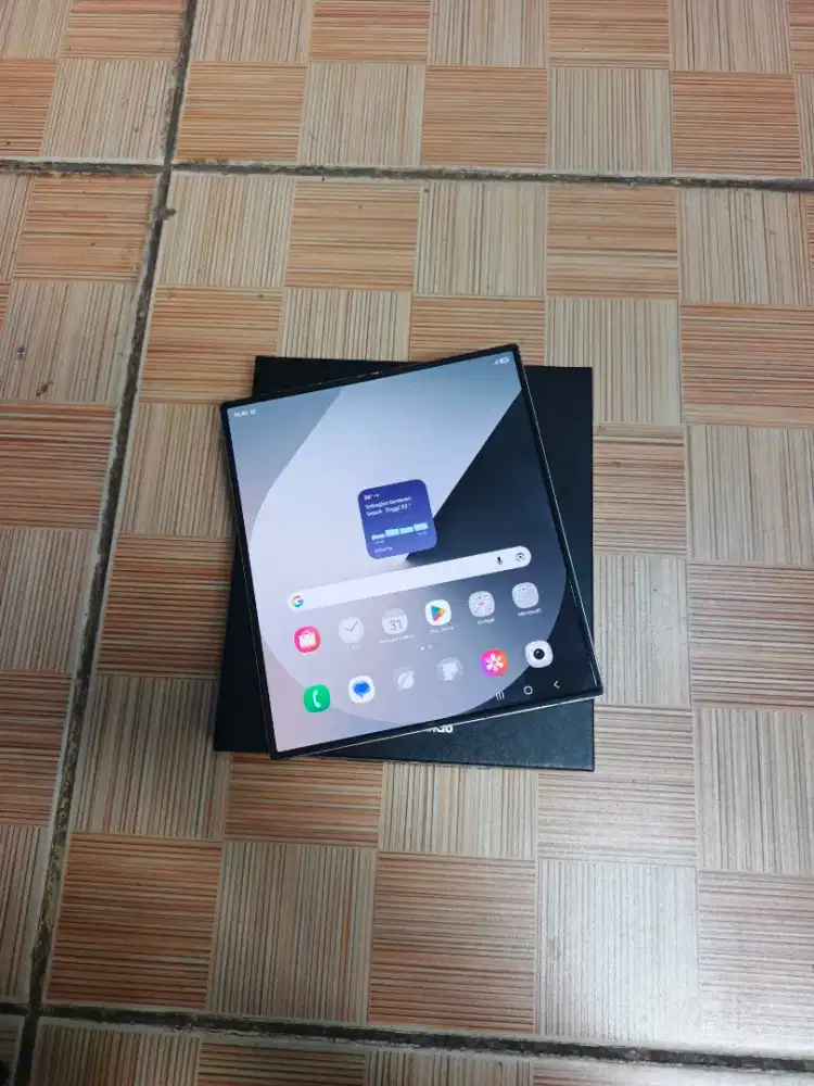 Samsung Z fold 6 12/256 gb