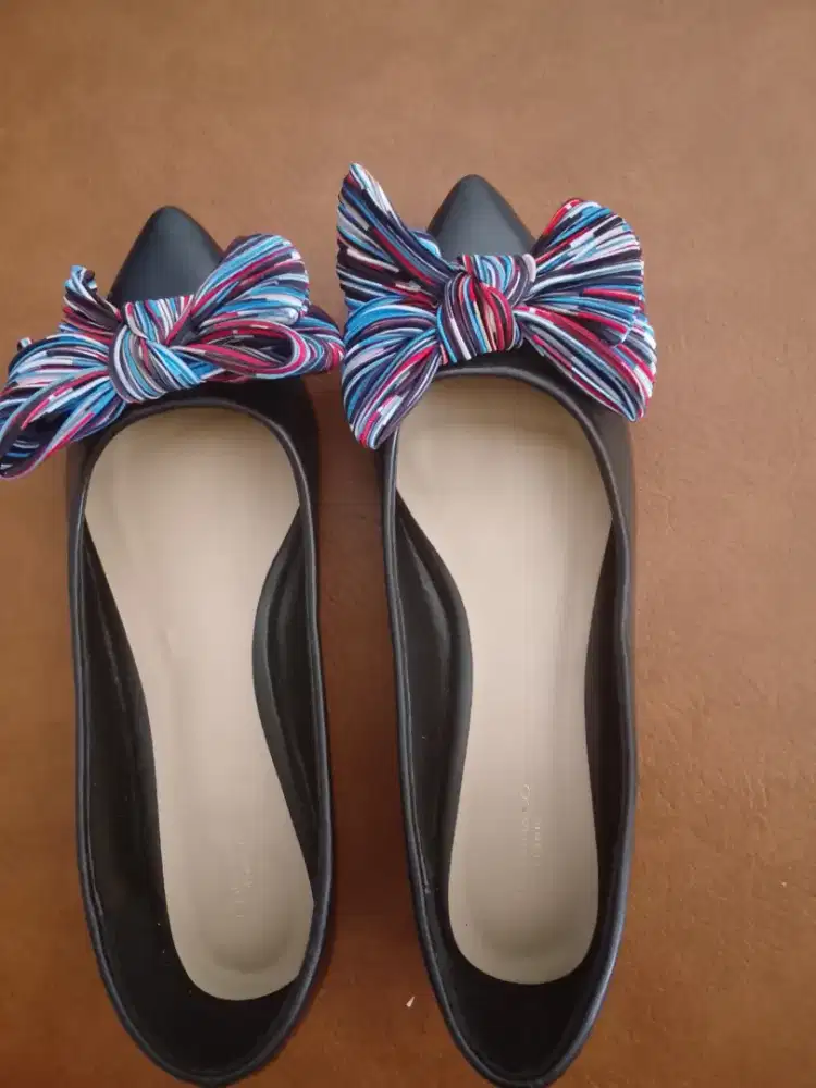 Sepatu urann and co