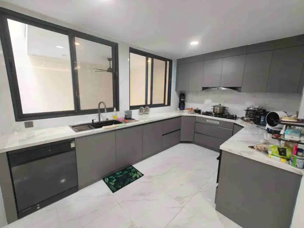 Dijual rumah golf island