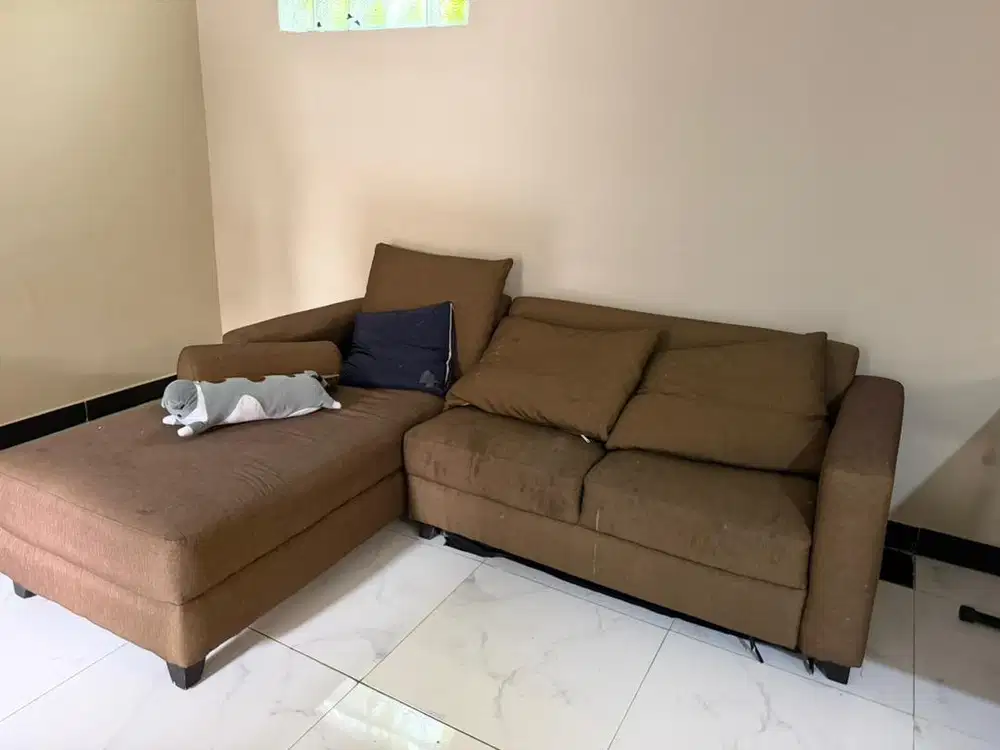Sofa L bekas kulit  need laundry