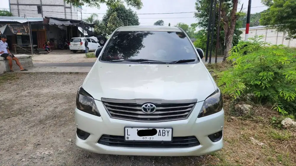 Innova 2.5 V Automatic