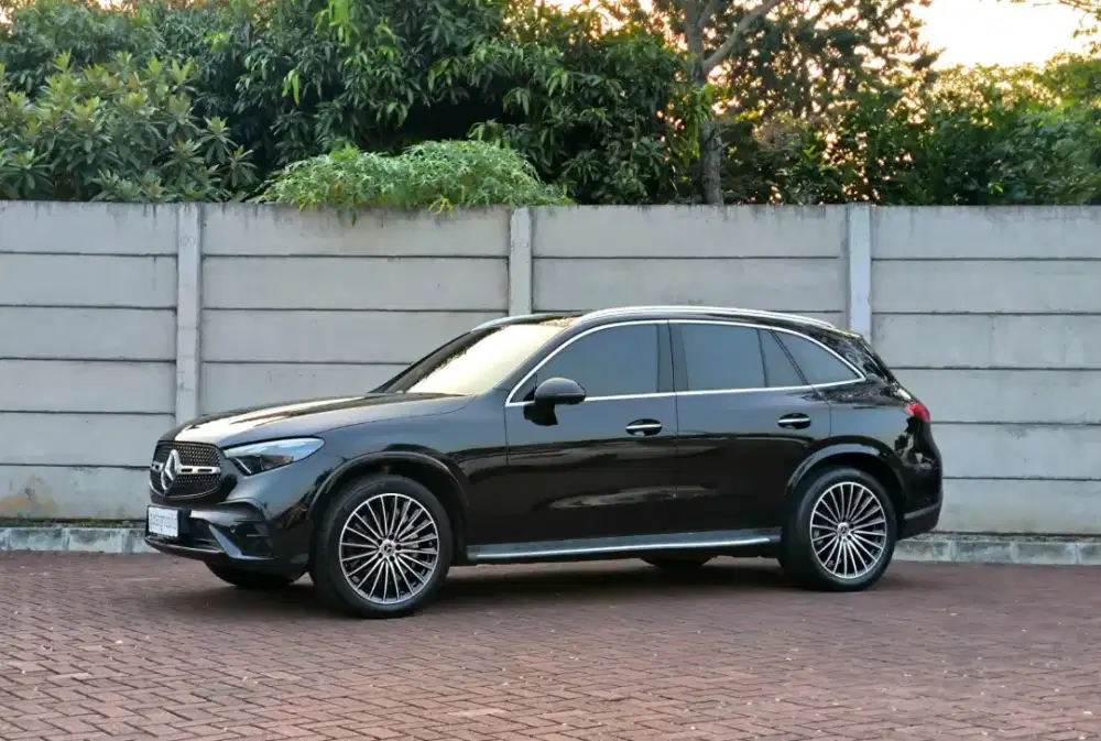 Low Odo Mercedes Benz GLC300 AMG 4MATIC 2023