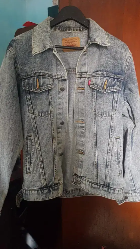 Jaket Levi's Strauss, warna biru, size L