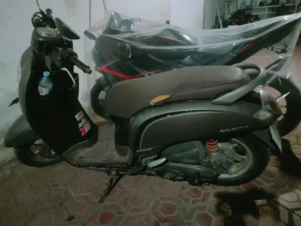 Scoopy 2017 grey