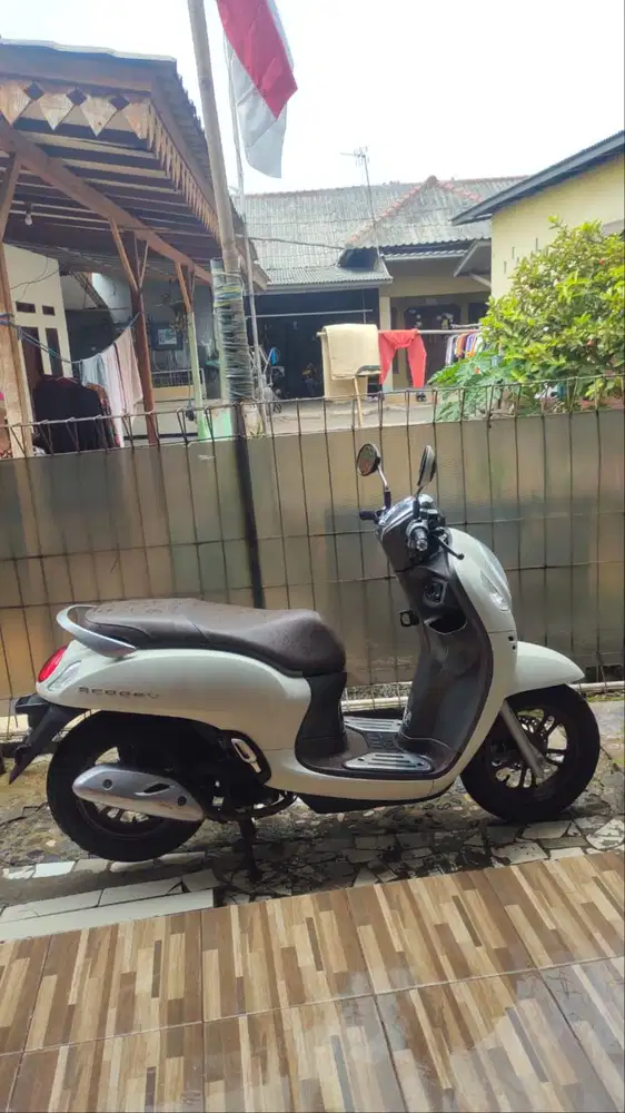 Scoopy 2023 prestige putih