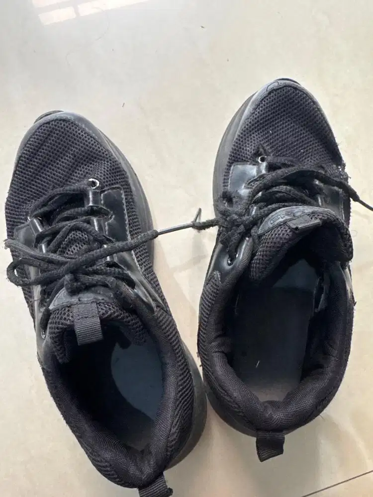 Sepatu Ando bekas
