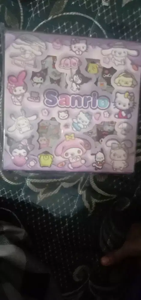 Sticker Sanrio Ungu