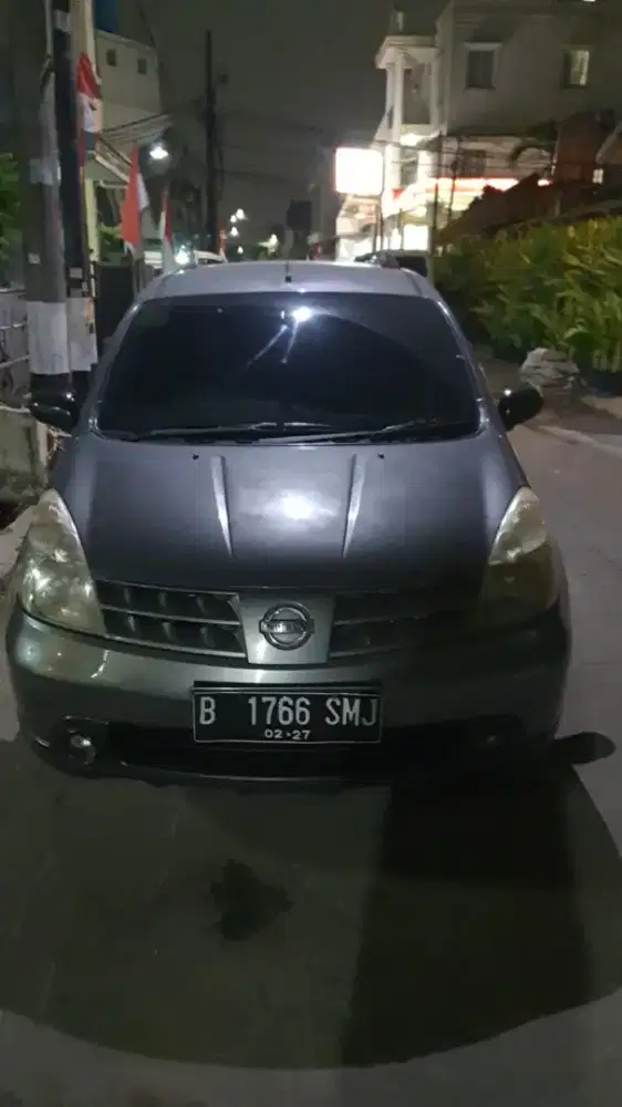 Nissan Grand Livina SV MT 2011