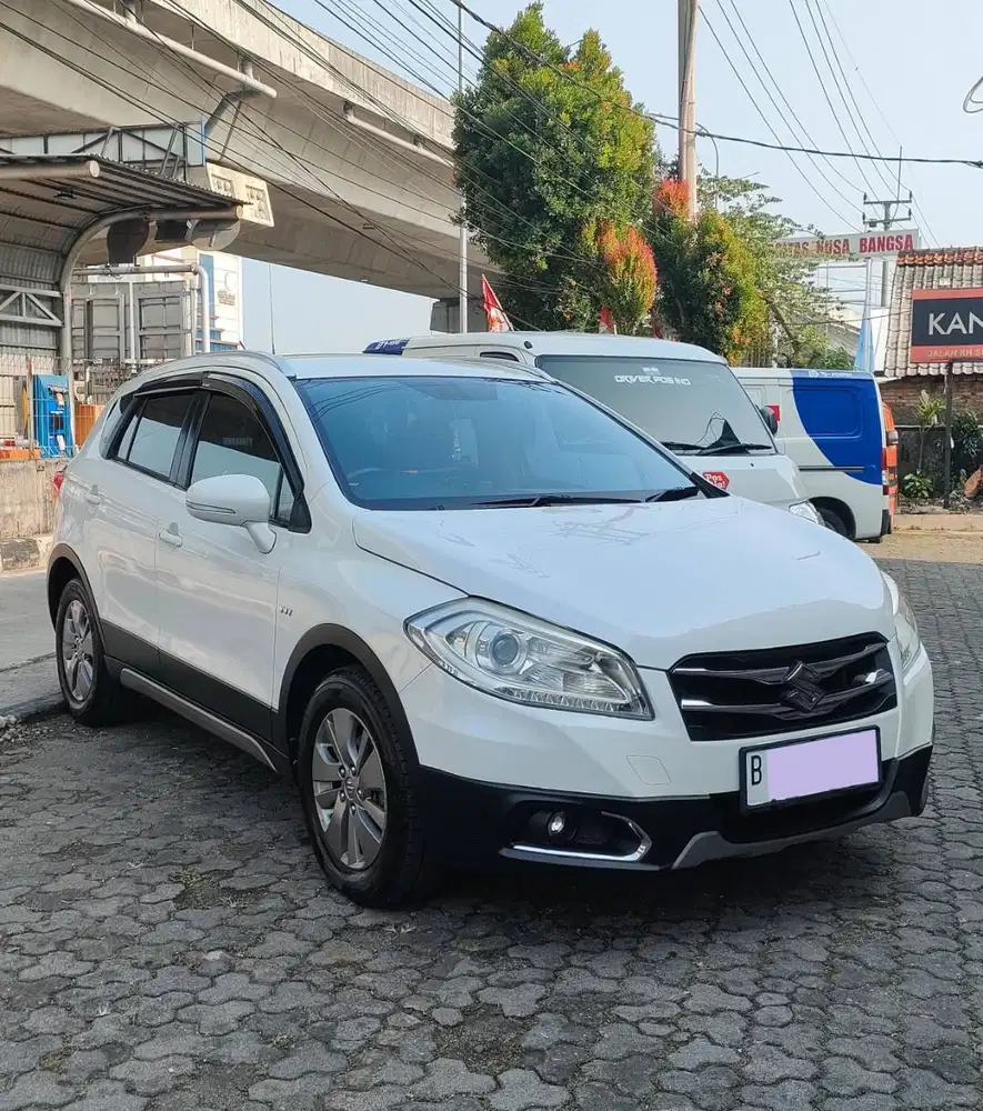 Suzuki SX4 S-CROSS AT (Matic) NIK Th 2016 pemakaian 2017 Warna Putih