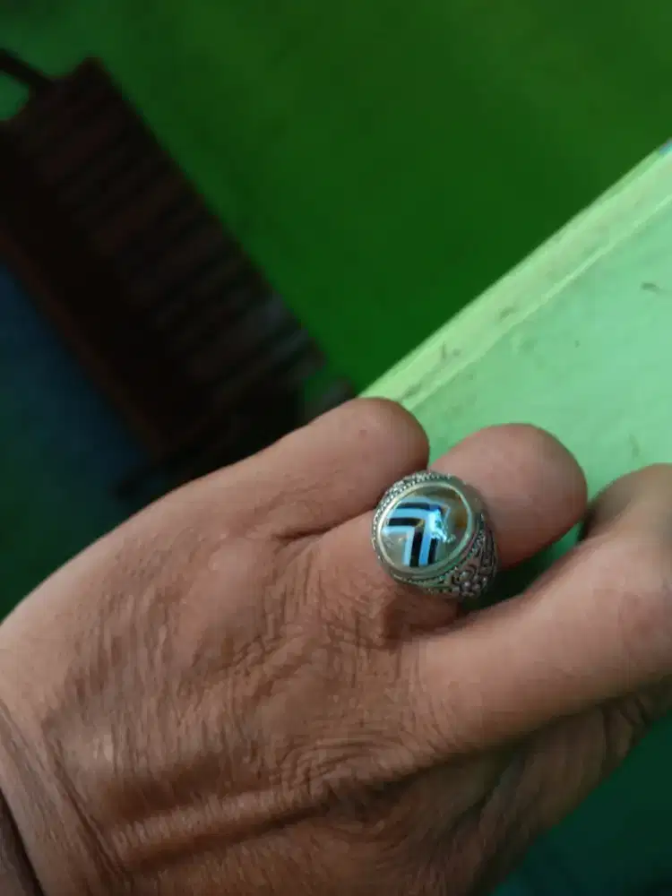 Cincin batu junjung drajat