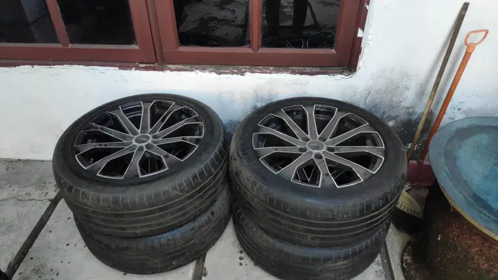 velg r18 set ban hsr