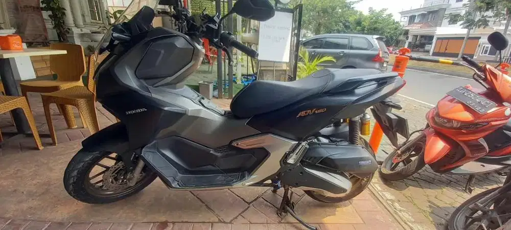 Honda adv 2023 abs hitam