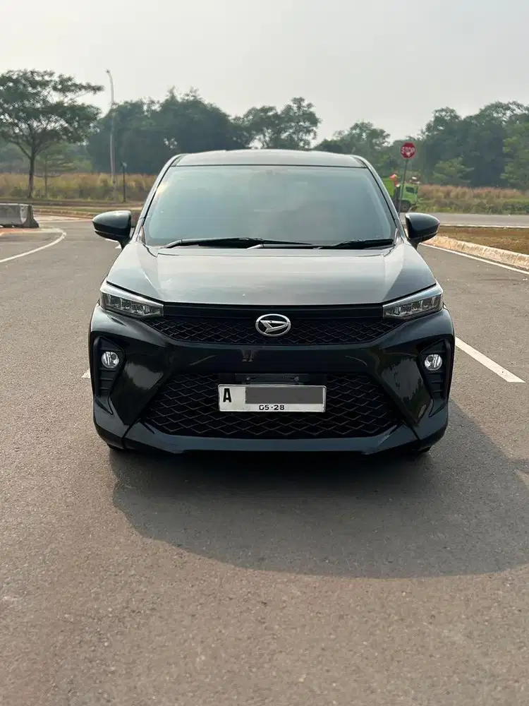 Xenia R mt 2023 Hitam ( manual )
