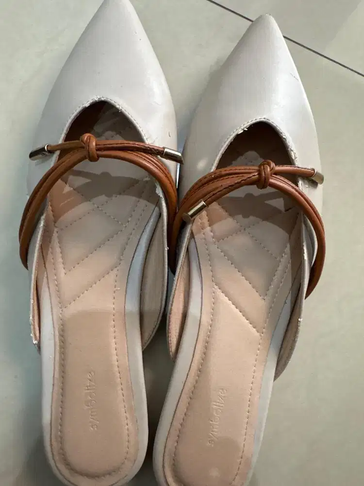 Sepatu wanita bekas