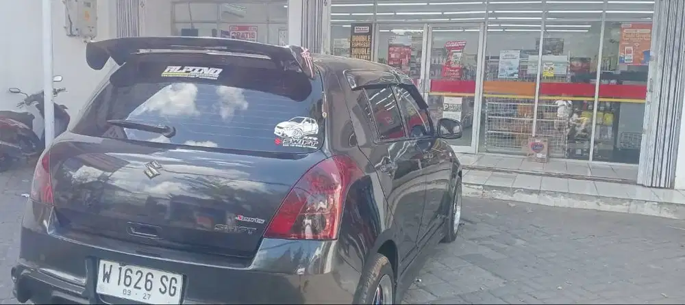 Di jual cepat suzuki swift murah variasi