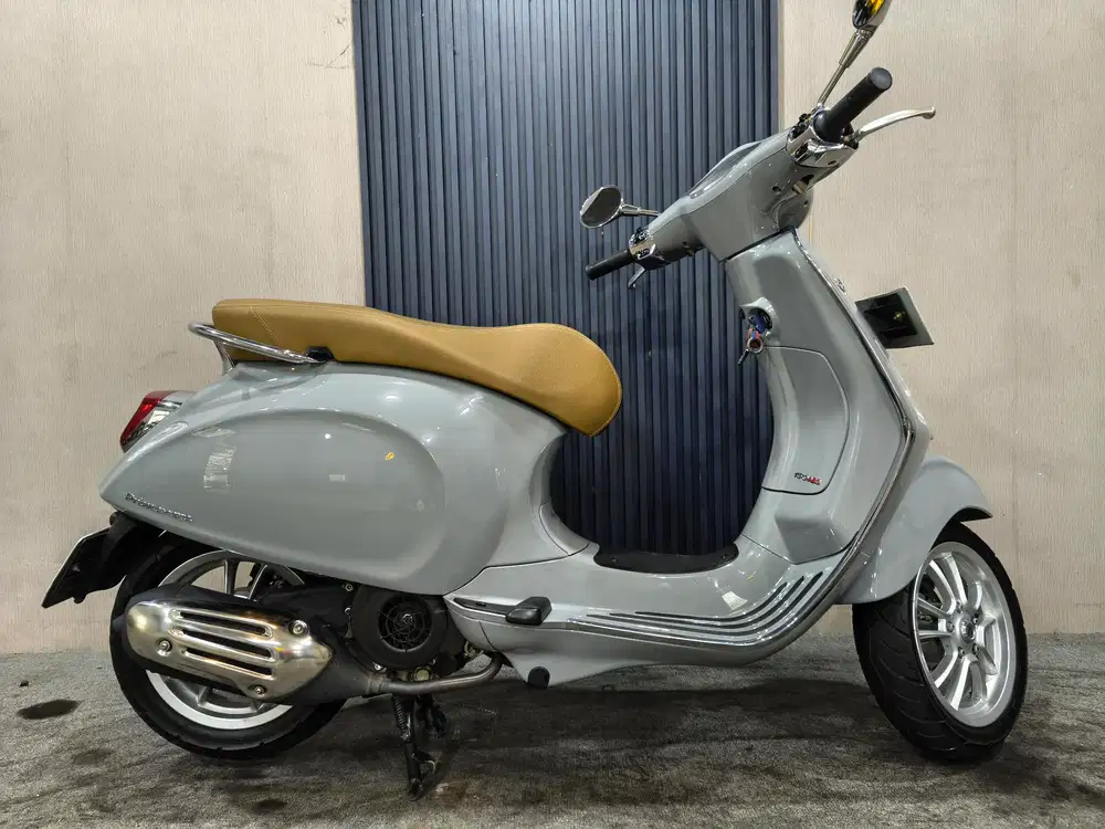Piaggio Vespa 150 ABS 2022 Primavera istimewa mulus terawat siap pakai