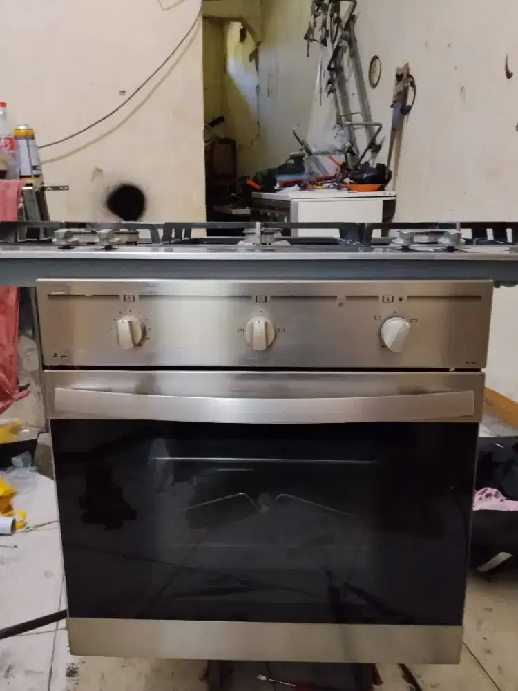 Kompor tanam Modena dan oven teka