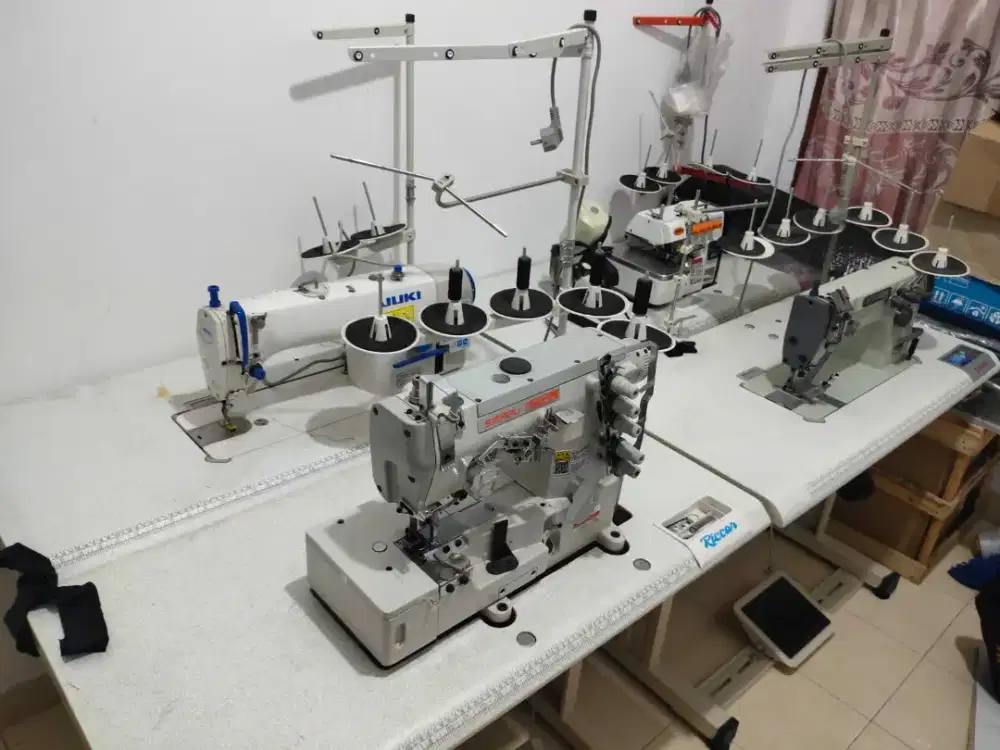 Jual 4 macam mesin jahit produksi..
