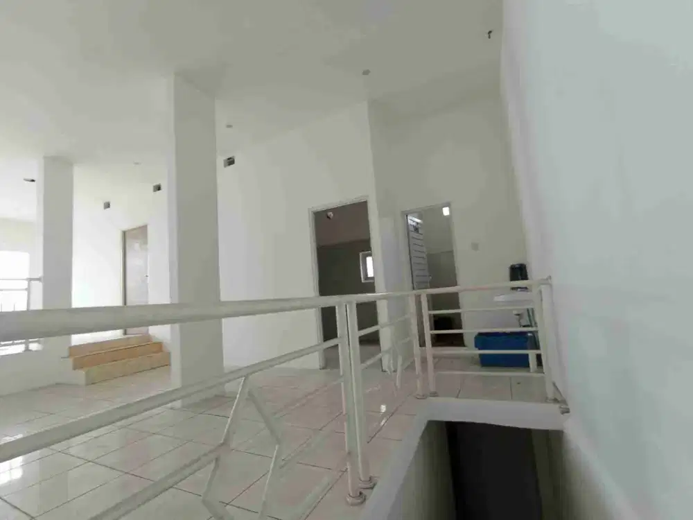 Ruko Gandeng 2,5 Lantai Jl Raya Puspitek Lokasi Ramai