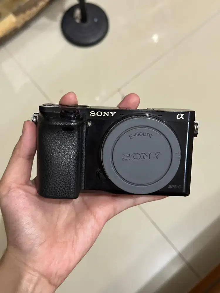 Sony A6000 body only