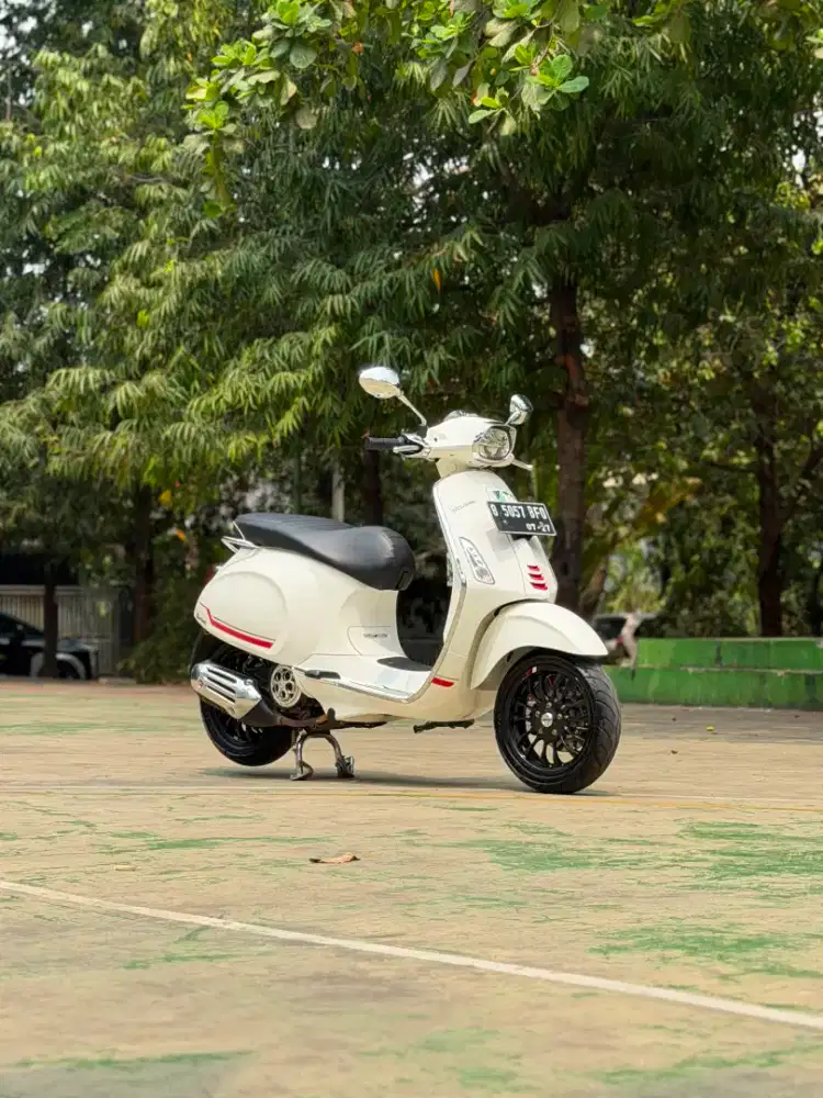 DIJUAL VESPA SPRINT S 150 IGET ABS LED THN 2022 PERFECT CONDITION