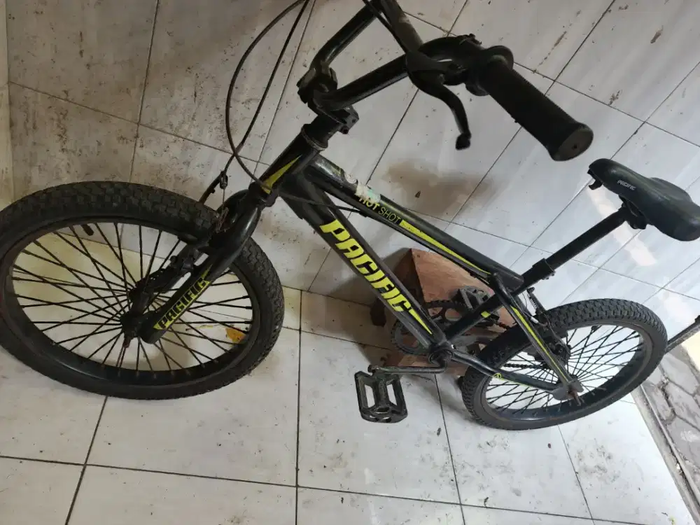 Sepeda BMX merk Pacifik uk.20 inch normal kondisi baik