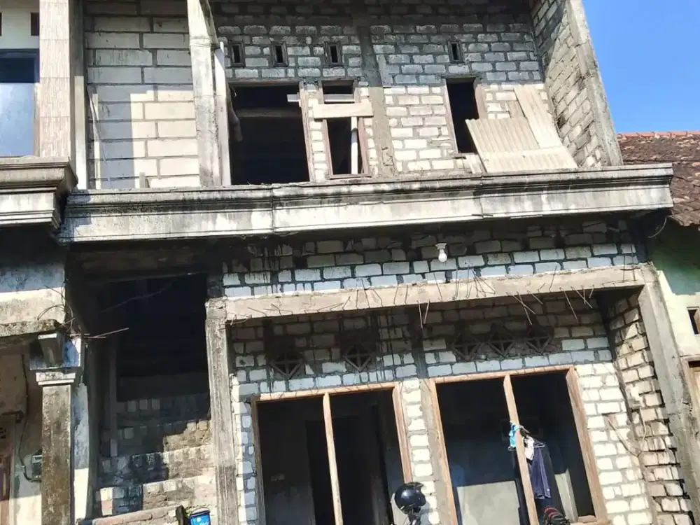 Rumah 2 Lantai Setengah Jadi Lokasi Banjar Kemantren Buduran Sidoarjo