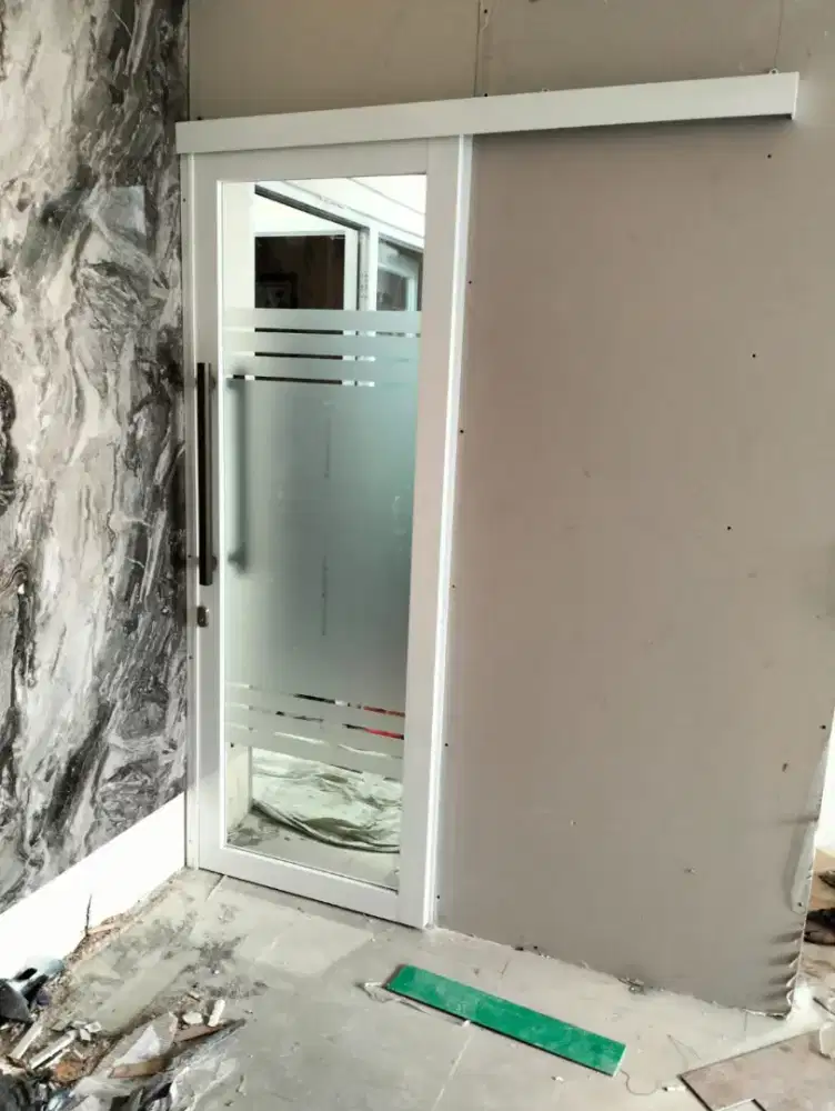 Pintu alumunium