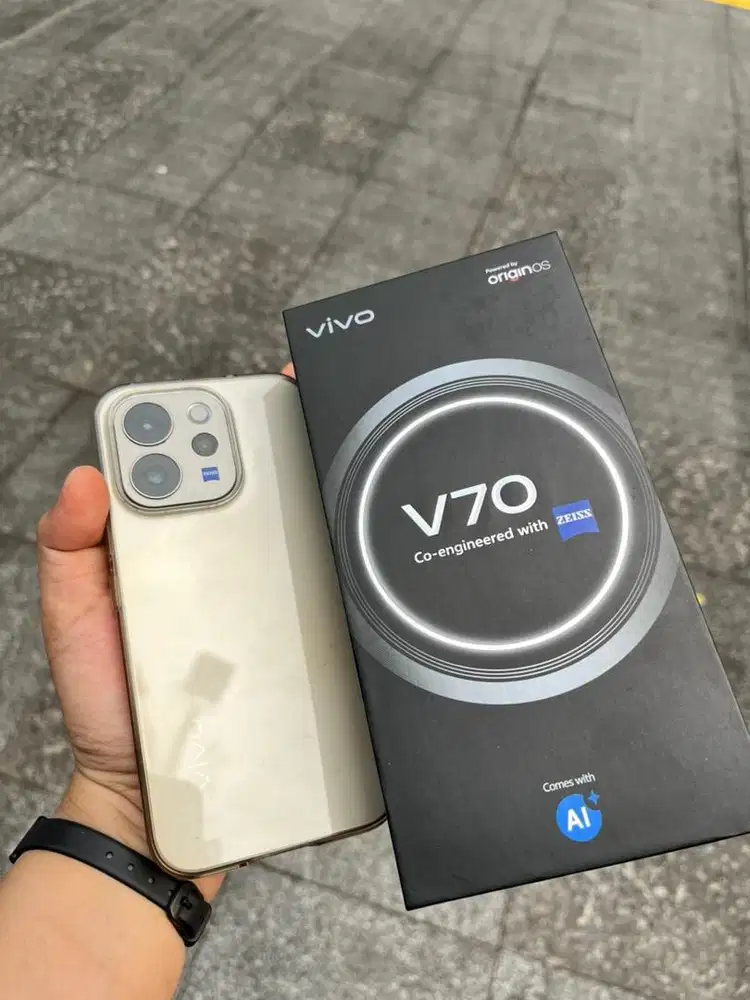 Vivo v70 5g ram 12/512