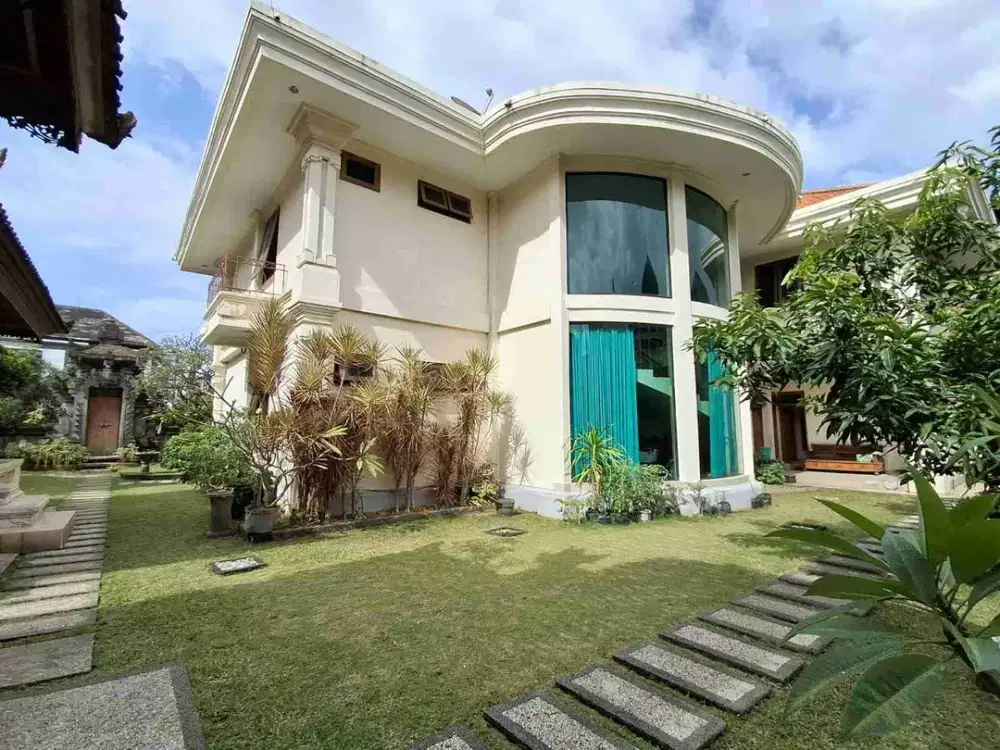 RUMAH MEWAH LANTAI II DI KAWASAN ELITE SEKAR TUNJUNG DENPASAR