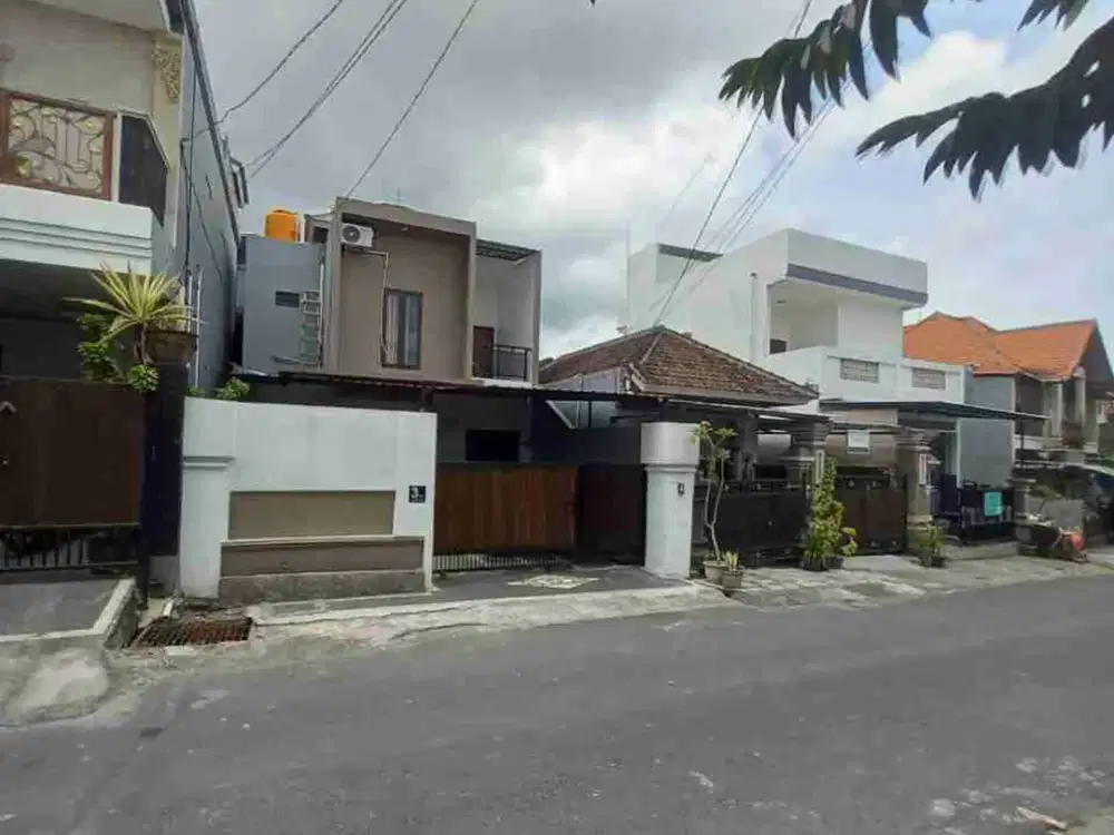 RUMAH LANTAI II DI JAKAN KUSUMA BANGSA GATSU BARAT DENPASAR BALI
