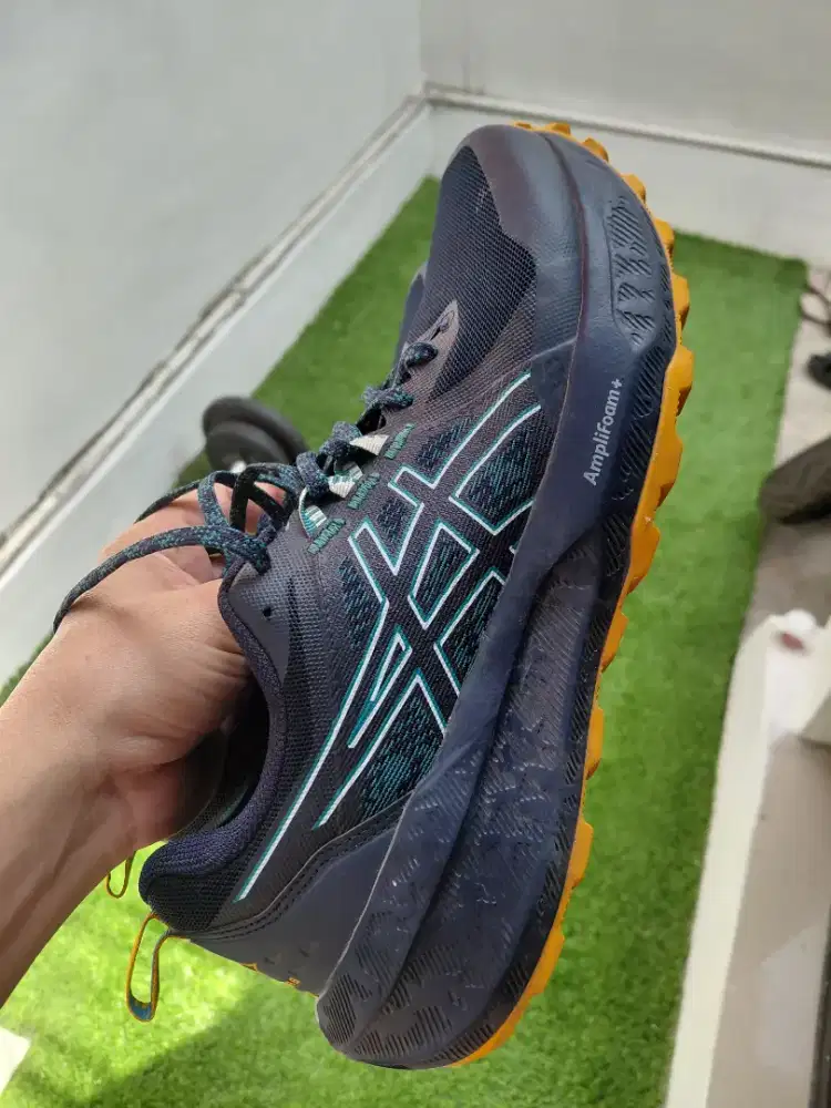 Nego. Sepatu Asics trial/hiking  original.