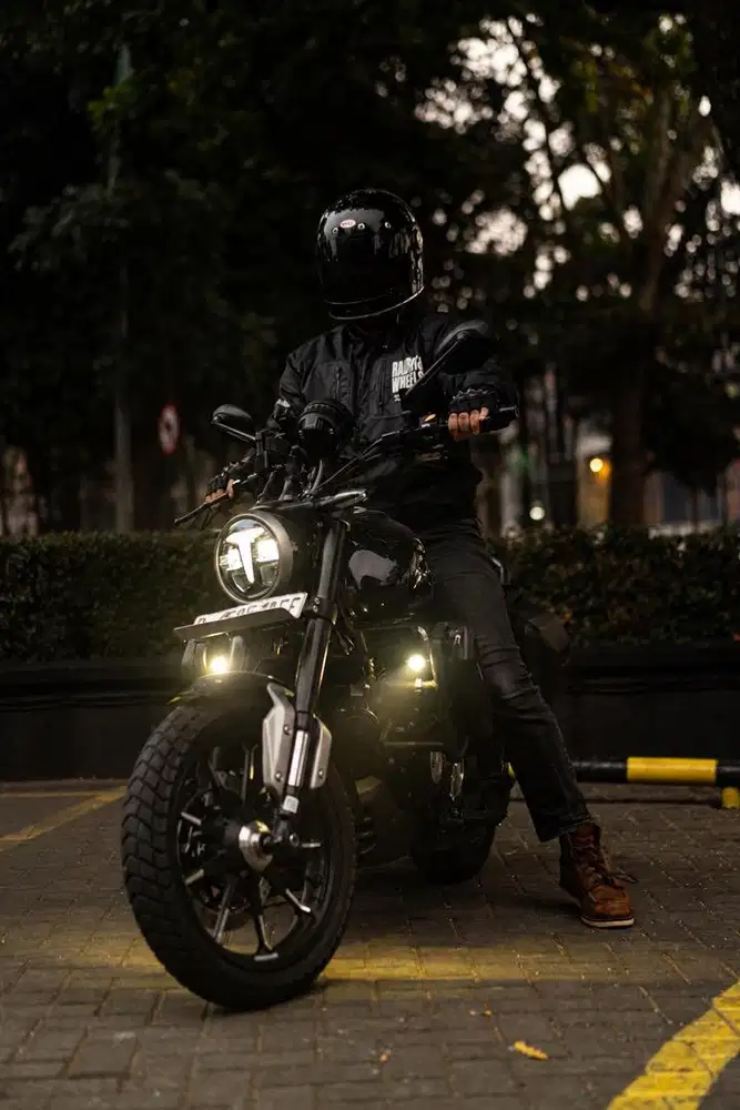 TVS RONIN SS 225 Istimewa Full Aksesoris