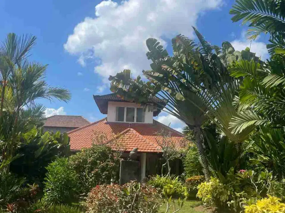 DIJUAL / FREEHOLD : Tanah Berisi Bangunan Villa Jl. Kubu Manyar, Batu Bolong, CANGGU BALI