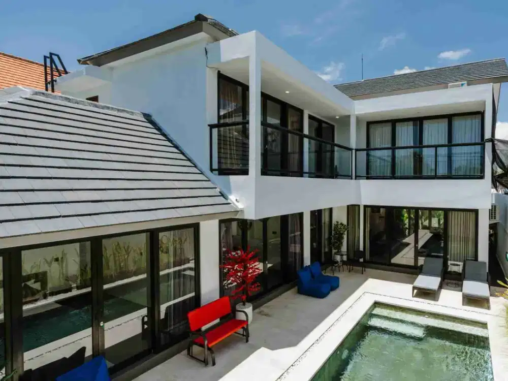 DIJUAL / FREEHOLD : Modern Villa 4 Beds, Jl. Pantai Berawa, Canggu, Bali