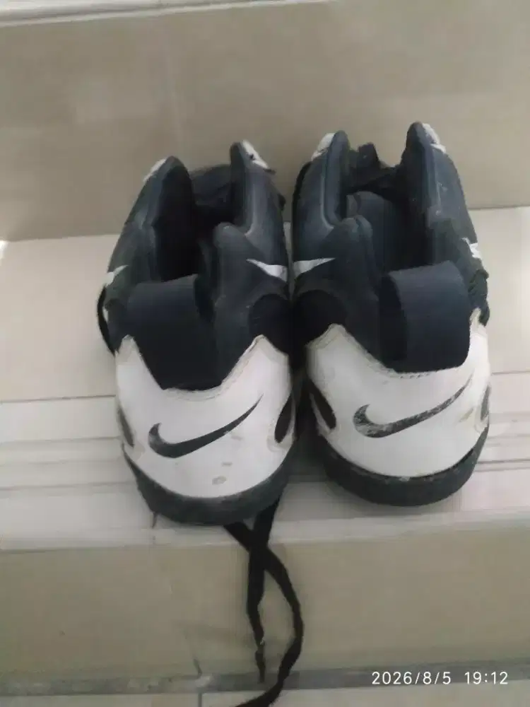 Sepatu baseball