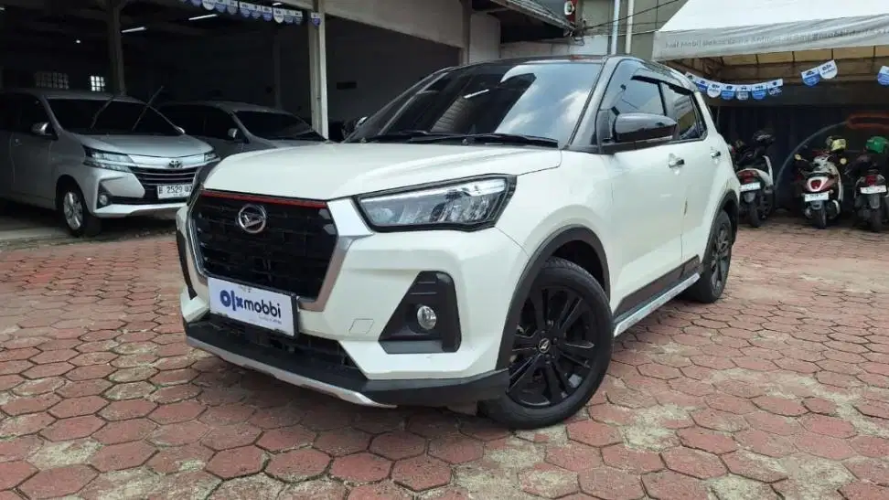 DP MURAH Daihatsu Rocky 1.0 R ADS Bensin-AT 2022 Putih CTMHB