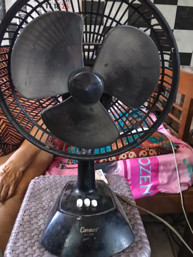 Kipas Angin Bekas Cosmos 9 inch