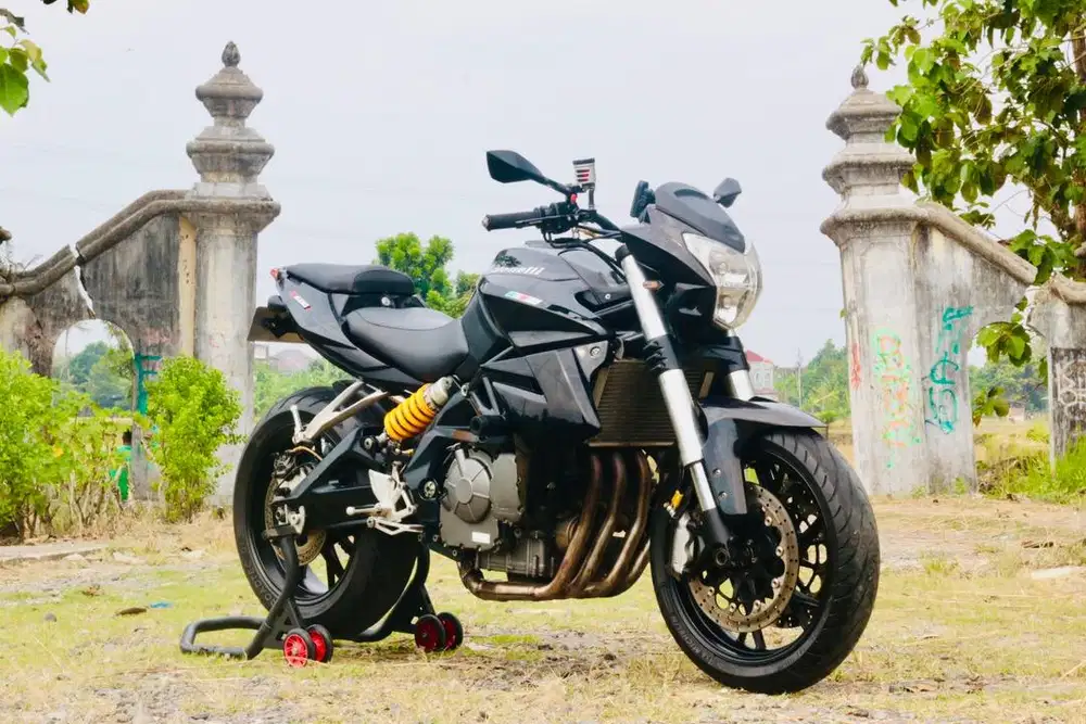 Benelli BN600i, ZX25R, Ducati Monster 696, Z800