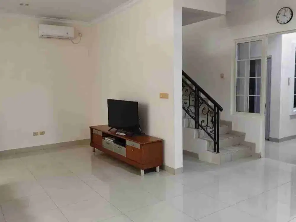 Full Renov & Semi Furnished - West Europe 8x15 - Siap Nego.
