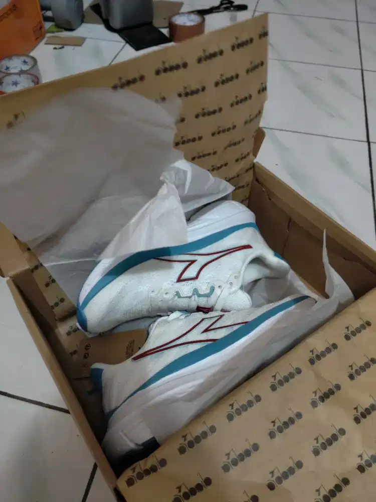 Sepatu Lari Diadora Roseville Baru