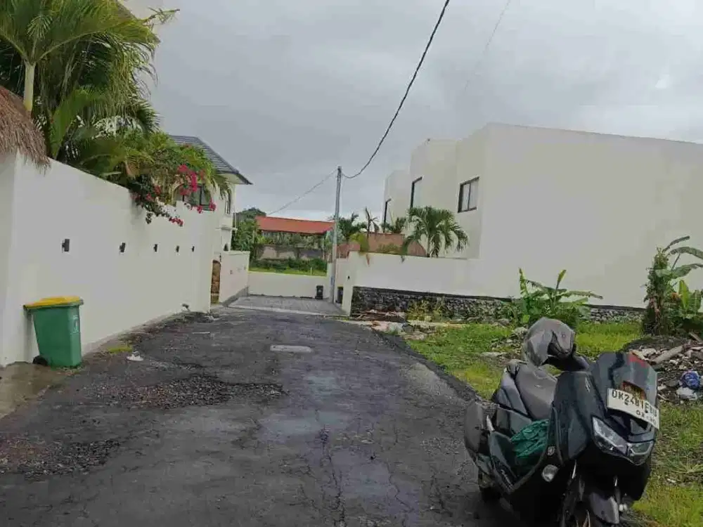 TANAH BUDUK PERBATASAN DENGAN CANGGU LINGKUNGAN VILLA AREA VIEW SAWAH