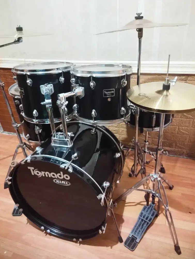 Drum set ROLLING komplit dengan Simbal