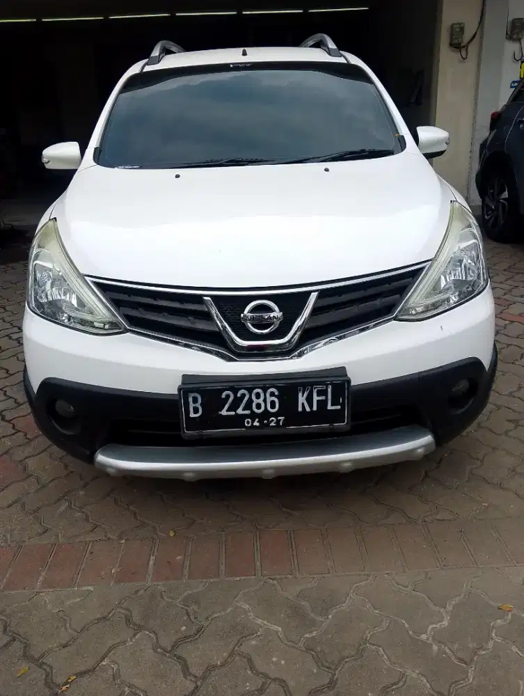 GRAN LIVINA XGEAR 2017 AT/ AUTOMATIC  PUTIH