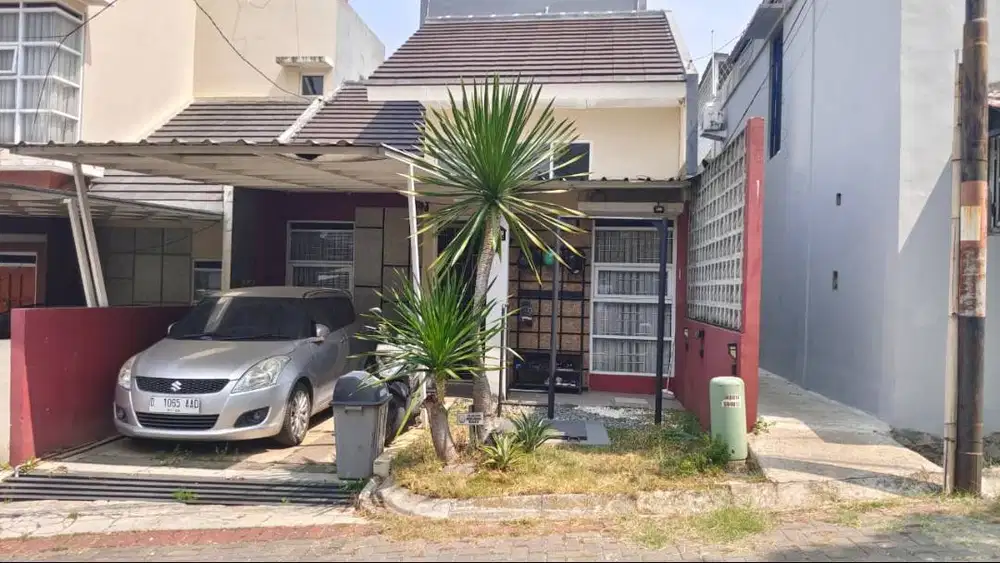 Disewakan Rumah Padasuka Park Nyaman | Furnished Kitchen | One Gate