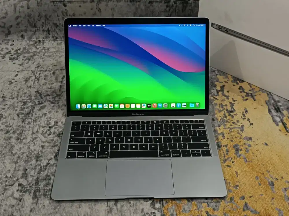 MacBook Air Retina 13 2018 Core i5 8GB 256GB Gray Fulset iBox Like New