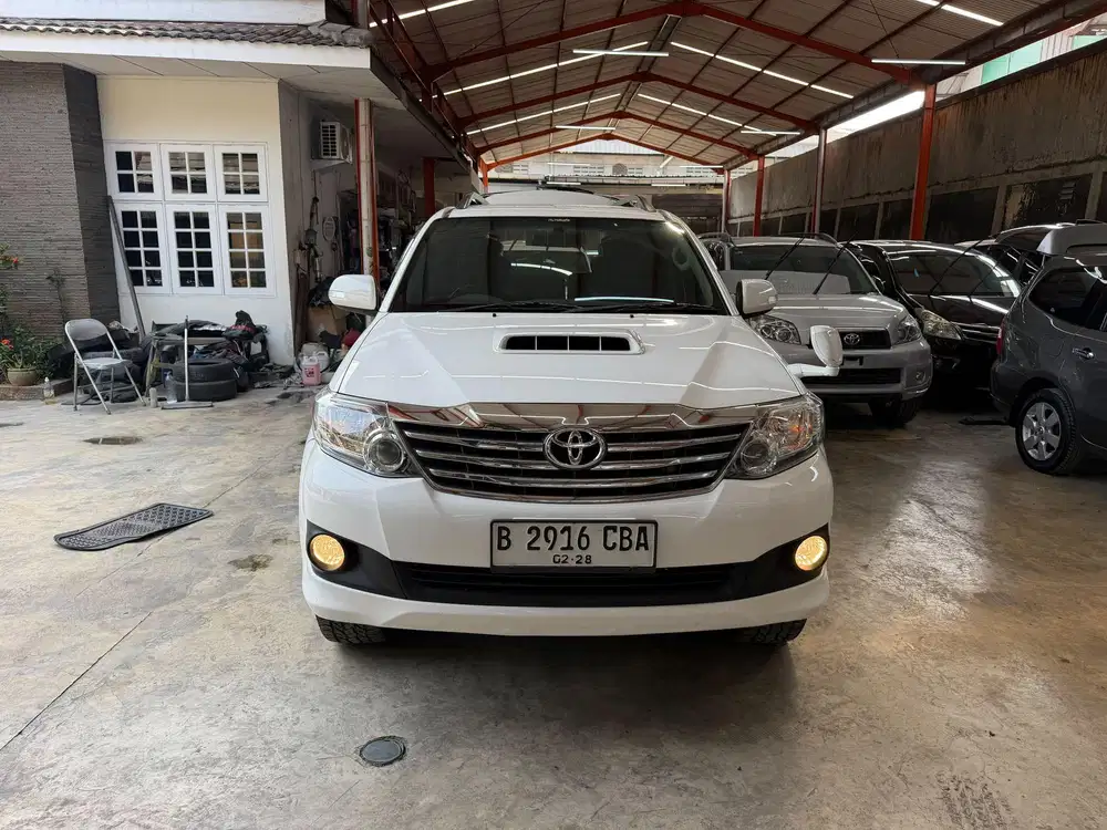 Toyota Fortuner VNT Turbo 2.5 Diesel AT MATIC CVT 2013 Putih km low