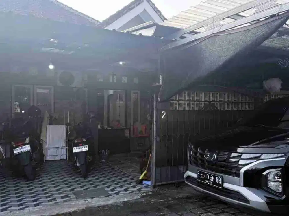 RUMAH SECOND LANTAI I DI BUDUK DEKAT CANGGU