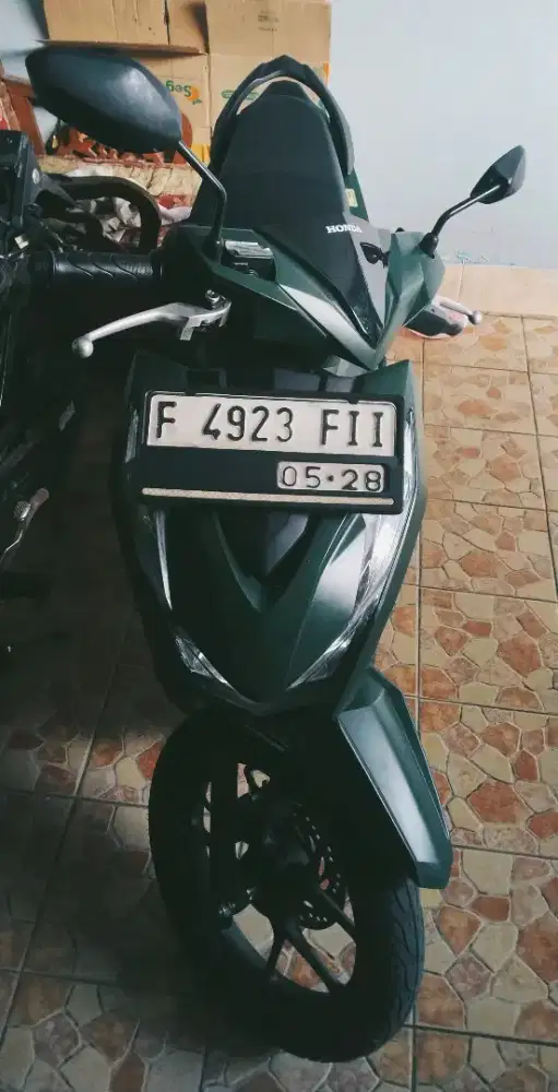 Beat Deluxe Hijau Doff 2023